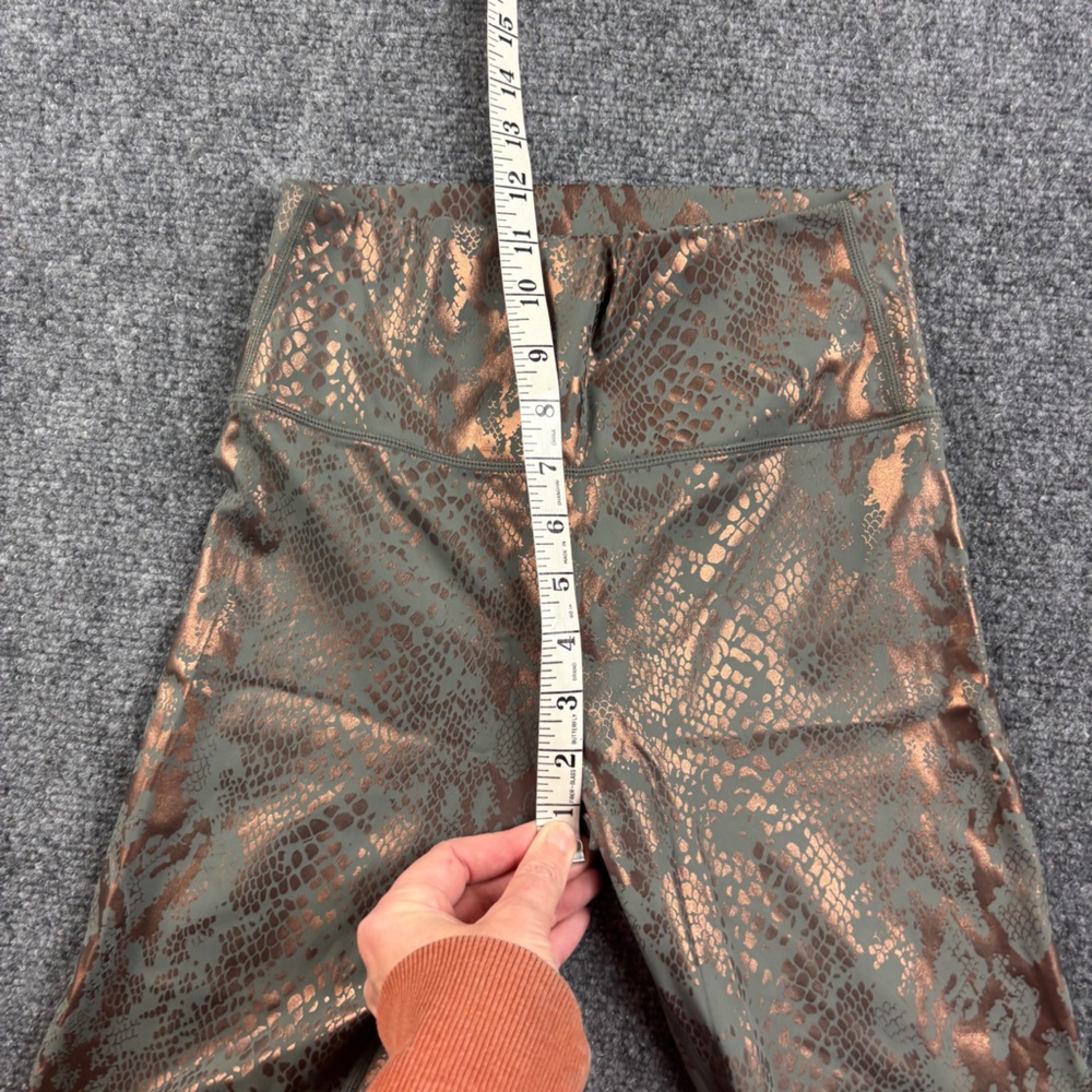 ZYIA Women’s Grey/metallic copper Snake print Athletic leggings size: 6-8 - Picture 5 of 7